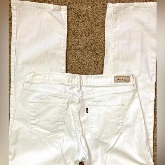Levi’s Crisp White Demi Curve Jeans - Picture 3 of 10